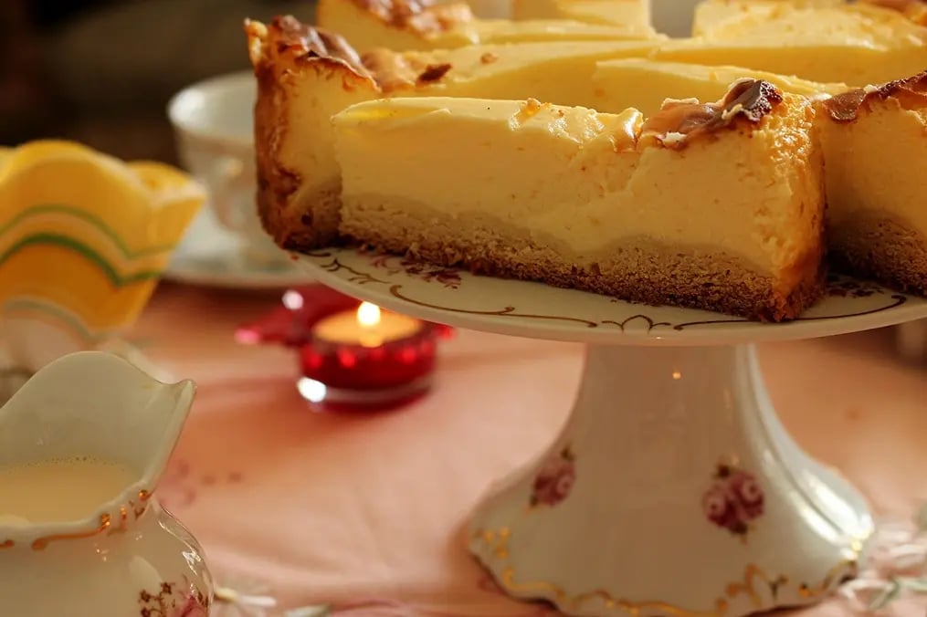 5 Delicious Ways to Transform Guava into Irresistible Desserts You’ll Love - Guava Cheesecake