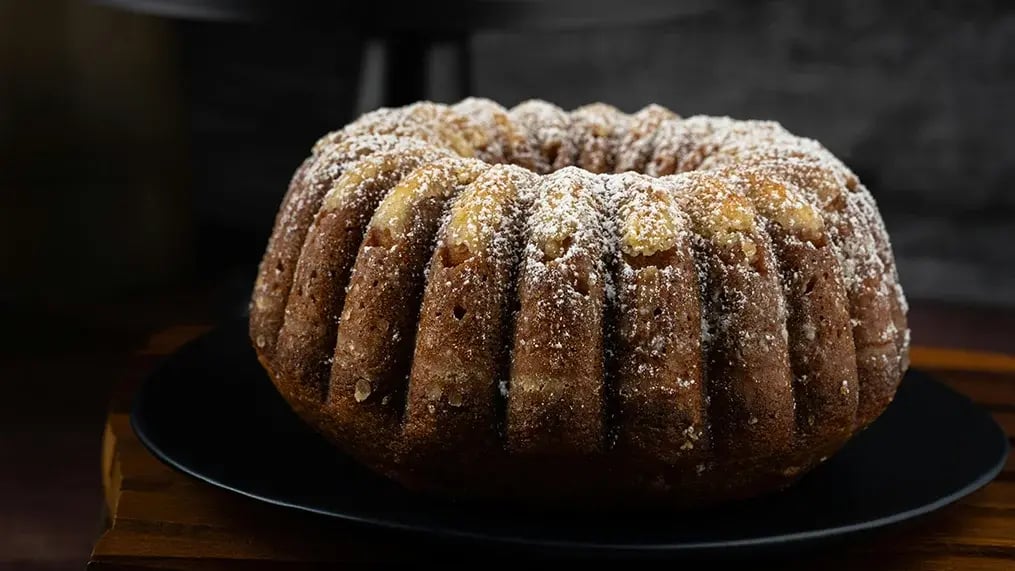 Celebrate Birthdays with Beautiful Bundt Cakes - Delicious Bundt Cake