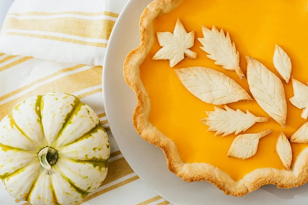 Check out this vibrant vegan pumpkin pie recipe - Vegan Pumpkin Pie