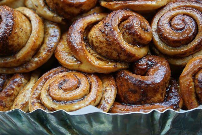 Delicious Christmas Dessert Recipe: Cinnamon Rolls that are Good As Breakfast Too