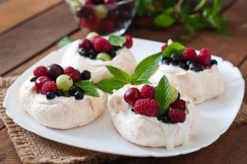 Everything You Need to Know About Baking the Iconic Australian Pavlova Cake - Mint Pavlova