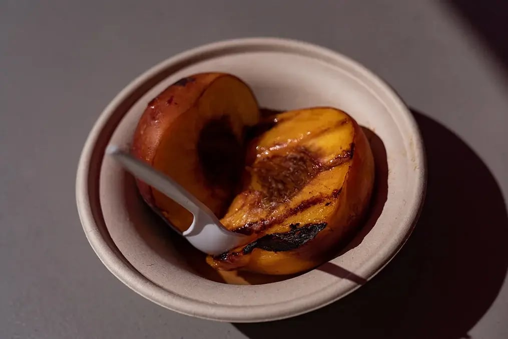 Grilled Peaches with Honey and Greek Yogurt