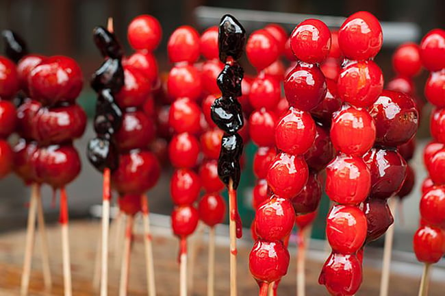 Instant dessert recipes on a stick: Tanghulu, Pancake kebabs and cake pops using simple ingredients