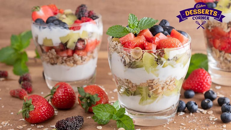 mixed-fruit-granola-yogurt-parfait-updated