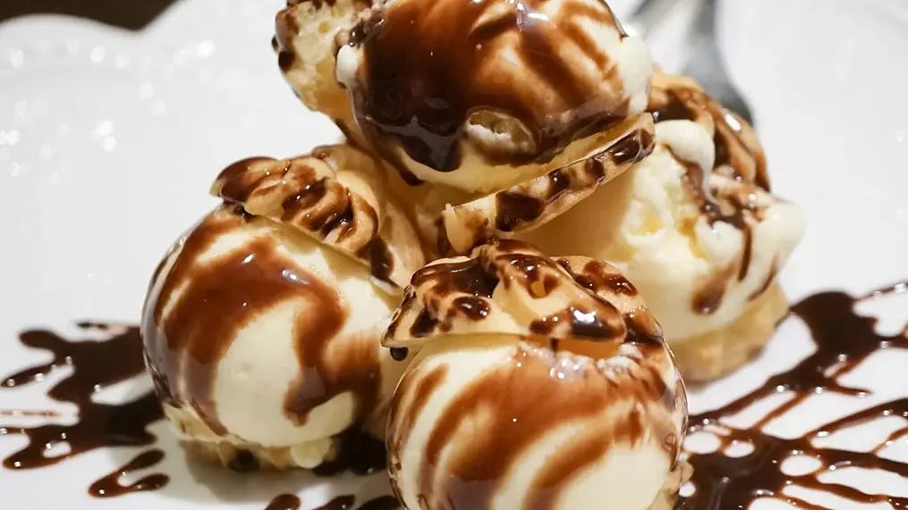 chocolate-profiteroles