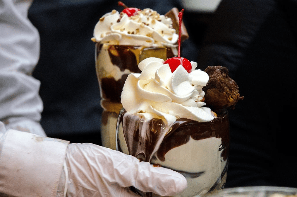 chocolate-cake-sundae