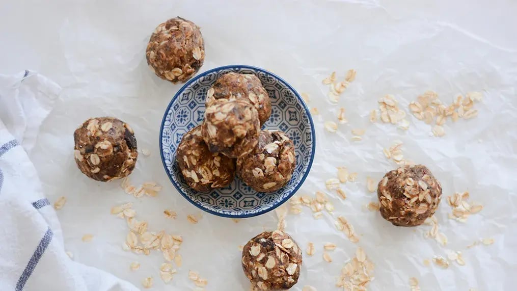 Sweet Without Heat: Easy No-Bake Desserts You Can Whip Up in Minutes - Peanut Butter Oat Energy Balls