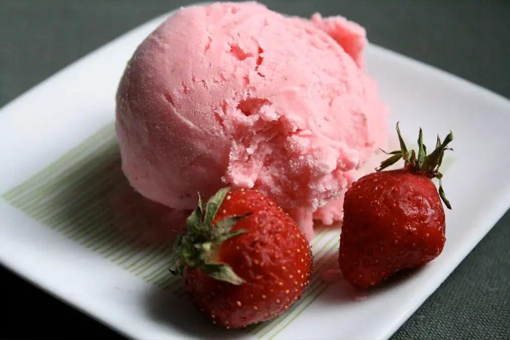 frozen-yogurt-strawberry