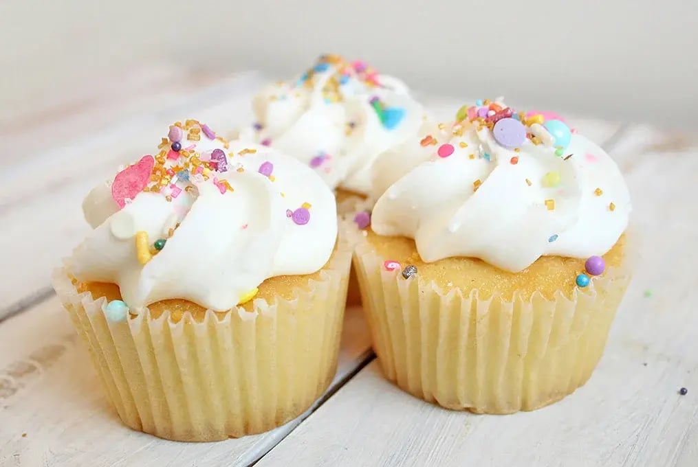 vanilla-cupcakes-4