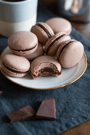 This Is Your Ultimate, Foolproof Guide (And Sign!) To Make The Perfect Macarons