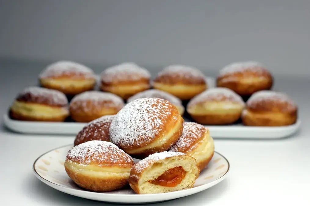 Sufganiyot - Jelly Doughnuts