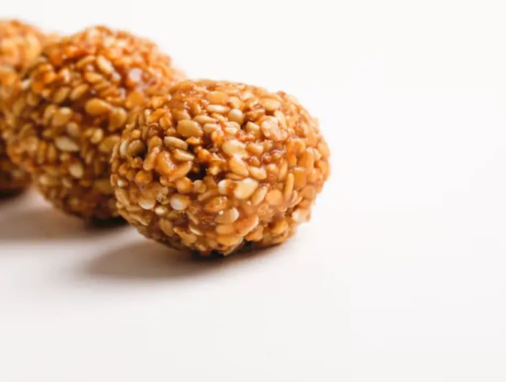 Coconut-Til Ladoo