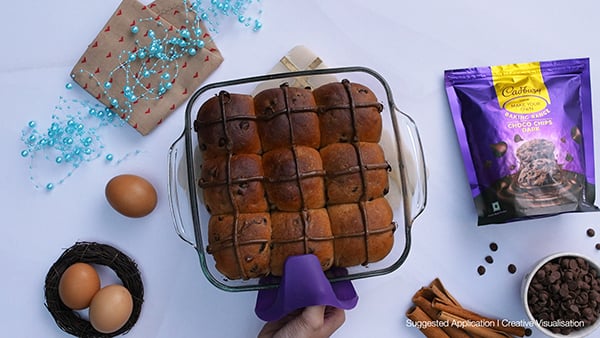 chocolate-hot-cross-buns-step-12