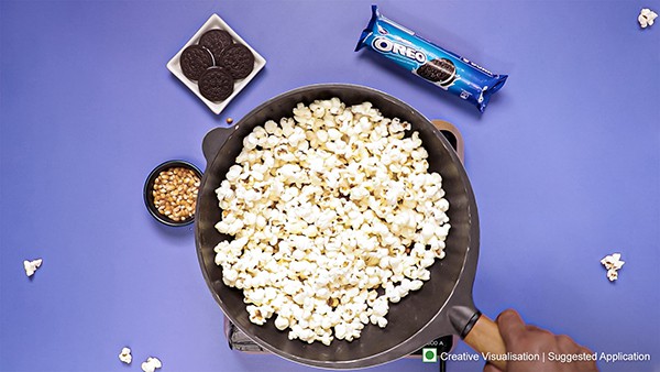 oreo-caramel-popcorn-recipe-step-3
