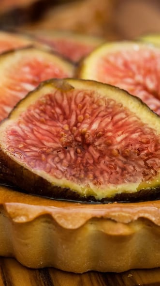 Honey-Caramelized Fig Tart: A Sophisticated Dessert for Special ...