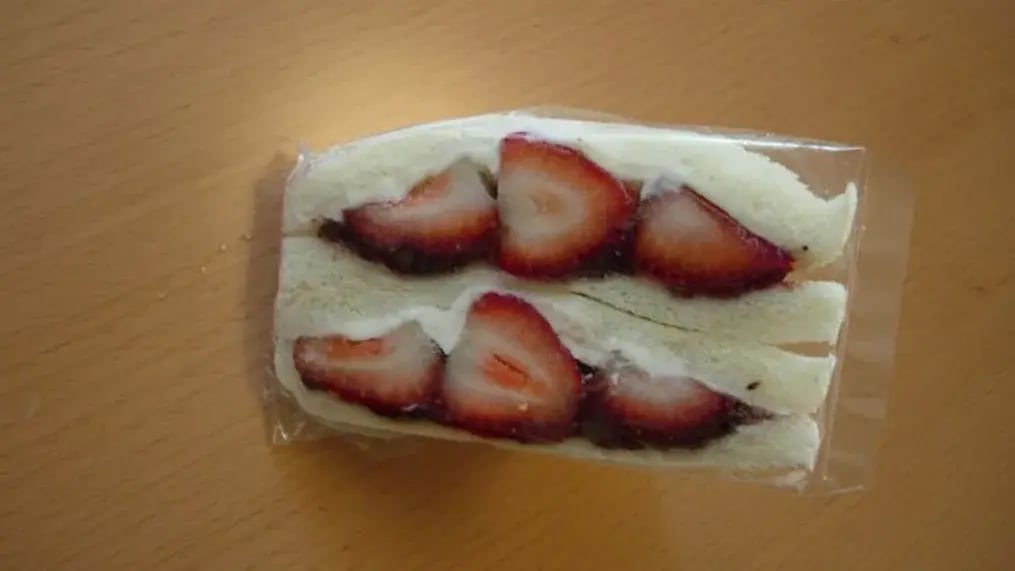 Cheesecake Sandwich(Makes 4 sandwiches)