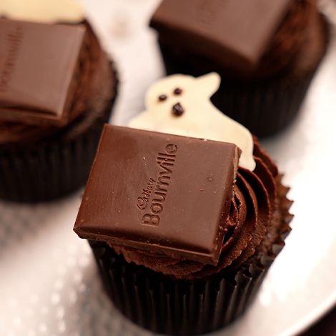 Intense Dark Ghost Cupcakes