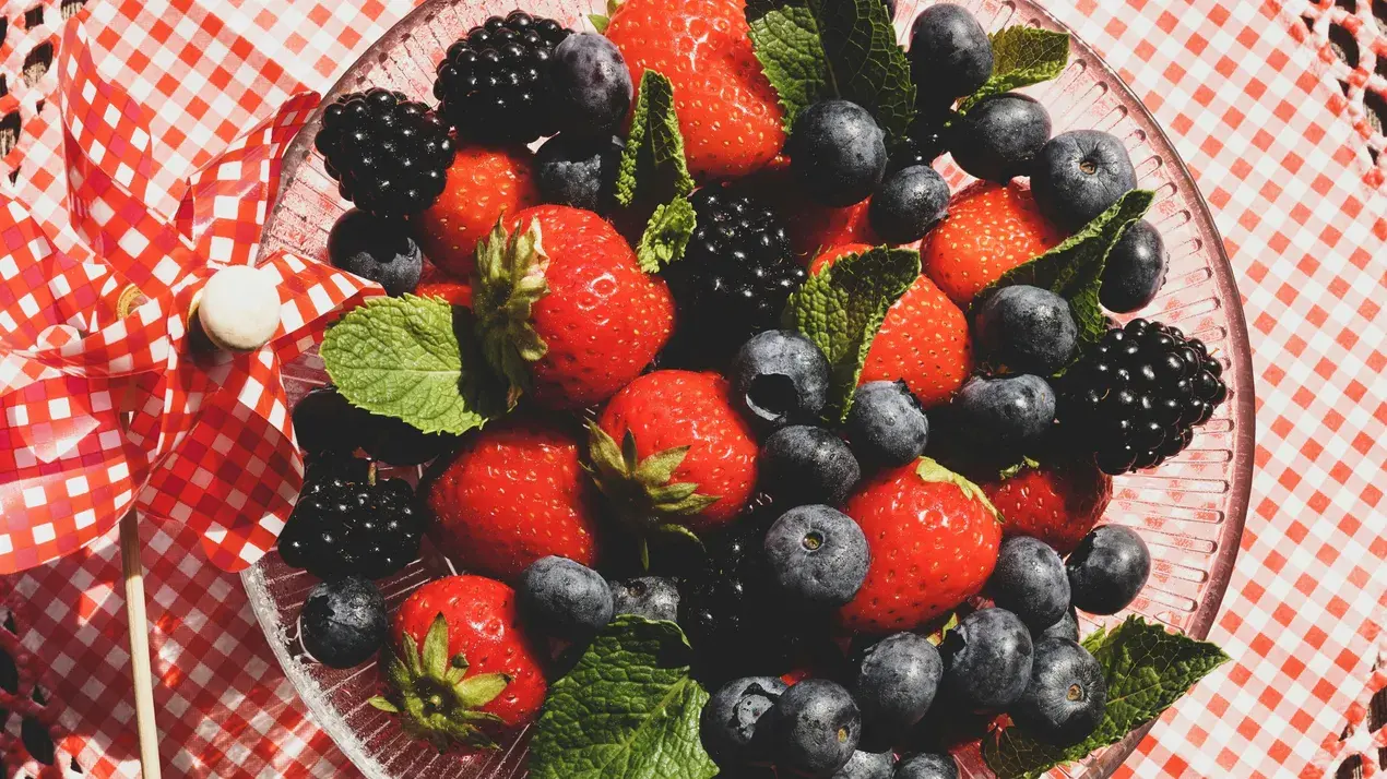 A berry cake recipe that is perfect for your next grand party