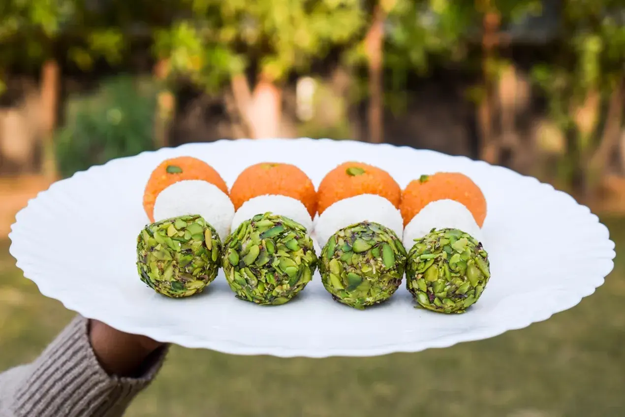 Creative Plating Ideas for Republic Day Desserts