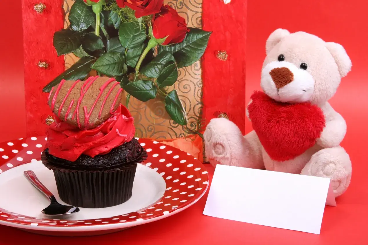 Cute Teddy Day Cupcakes for a Cozy Valentine Celebration