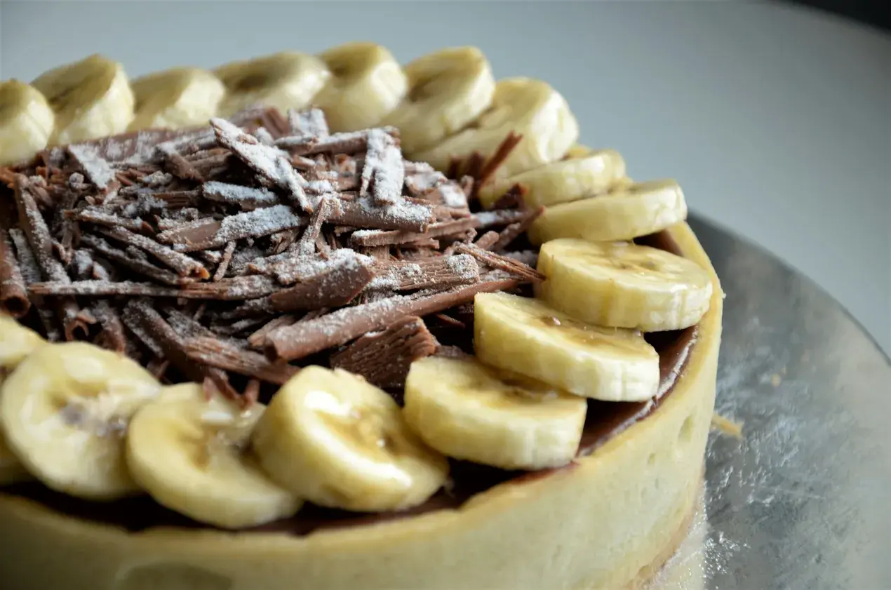 Elegant Banana Tarts and Pies for Sophisticated Celebrations