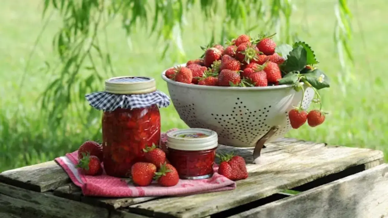 How To Make Strawberry Compote: Quick and Easy Hacks for Your Desserts