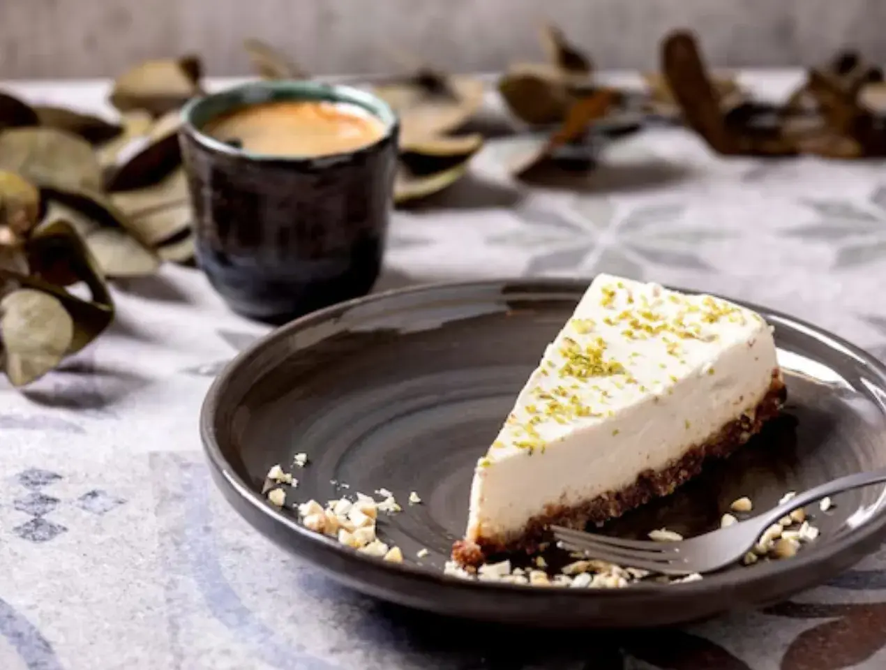 Pairing Vegan Cheesecake with Healthy Drinks for a Plant-Based Dessert Spread