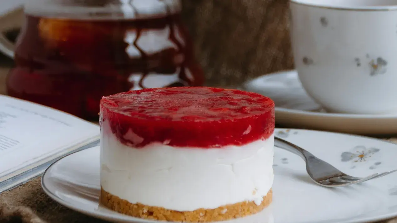 These mini cheesecakes with strawberry topping will be a party hit for sure