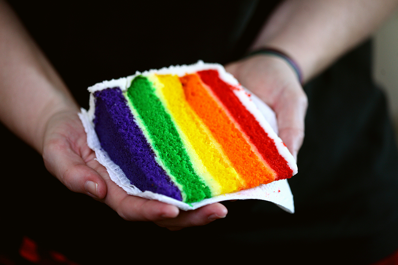 Wondering how to celebrate friendship day? Baking this rainbow cake